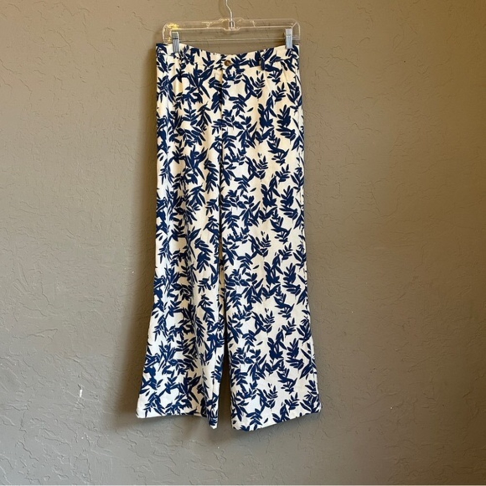 Hayden Los Angeles, women’s floral, blue and cream trousers‎ medium high waist